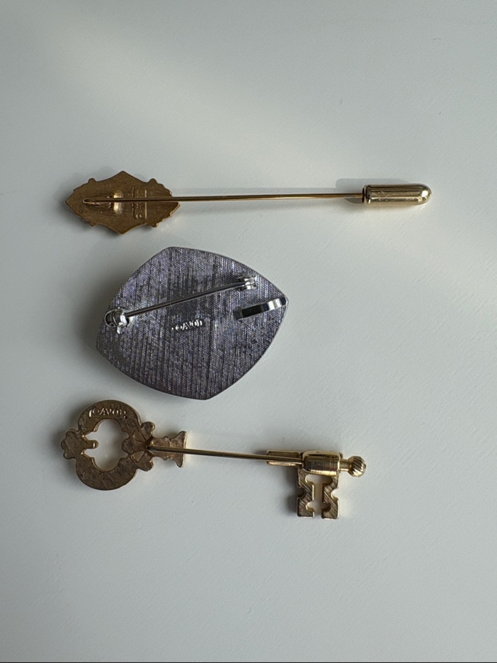 Set of 3 Vintage Avon Brooches - Picture 3 of 11